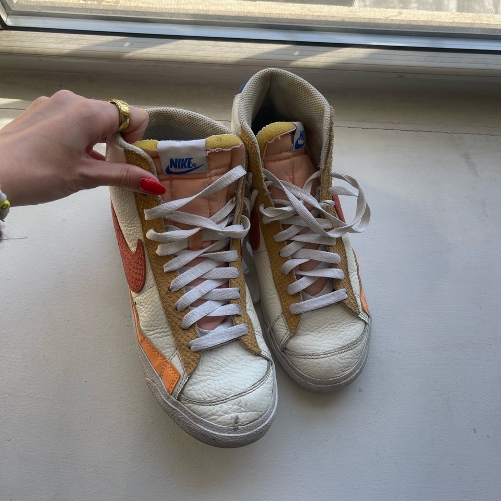 Nike Blazer mid 77 White and Orange - Picture 4 of 7
